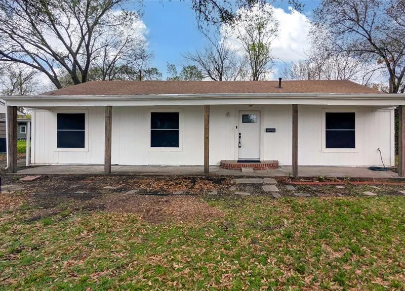 1425 W Walnut Street, Garland TX 75042