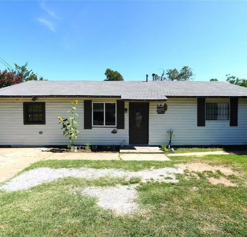 3931 Forbes Street, Fort Worth TX 76105