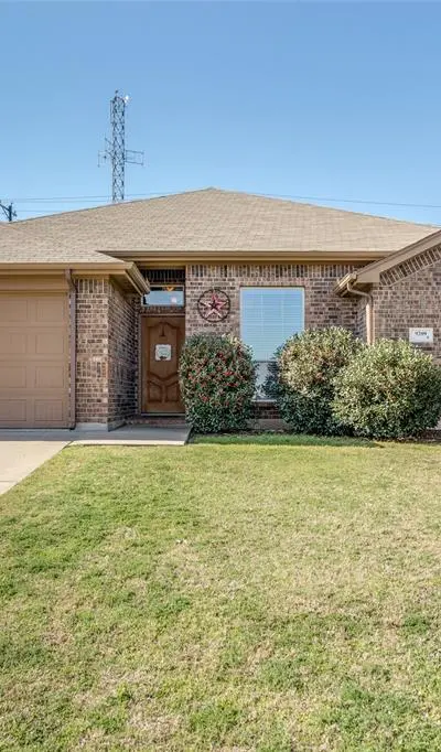 9209 Hunters Court, White Settlement TX 76108 - Photo 3