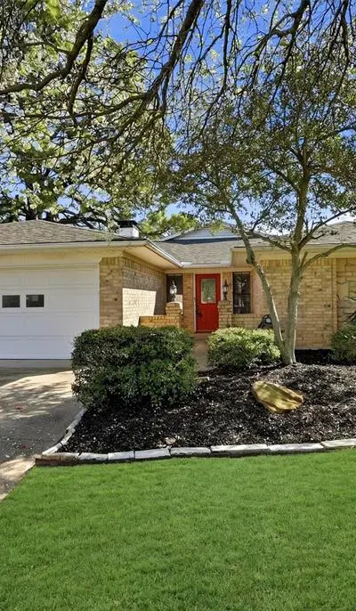 718 Kiowa Drive W, Lake Kiowa TX 76240