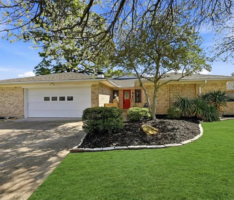 718 Kiowa Drive W, Lake Kiowa TX 76240