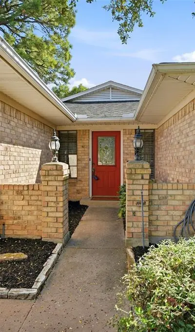 718 Kiowa Drive W, Lake Kiowa TX 76240 - Photo 3