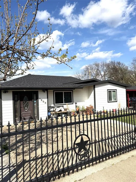1508 California Parkway N, Fort Worth TX 76115