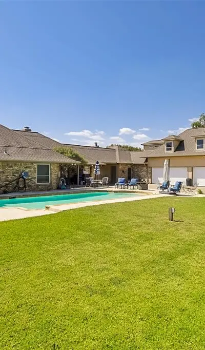 813 Shady Creek Drive, Kennedale TX 76060 - Photo 2