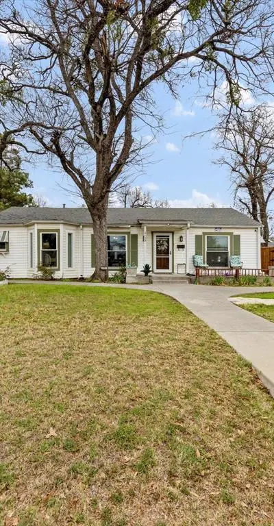 2153 W Lotus Avenue, Fort Worth TX 76111