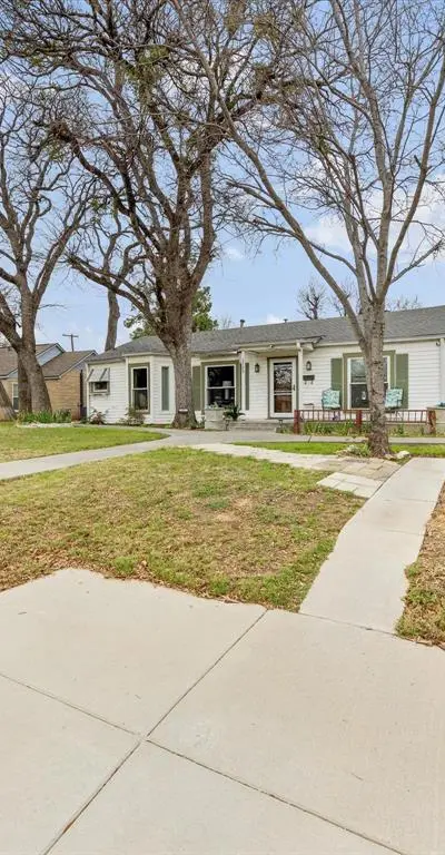 2153 W Lotus Avenue, Fort Worth TX 76111 - Photo 2