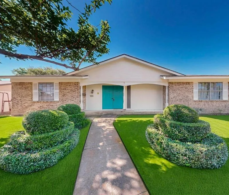 3714 Burning Tree Lane, Garland TX 75042