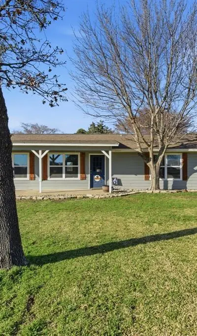 143 Mohave Drive E, Lake Kiowa TX 76240