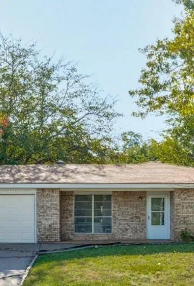 1505 N Matthews Street, Bowie TX 76230