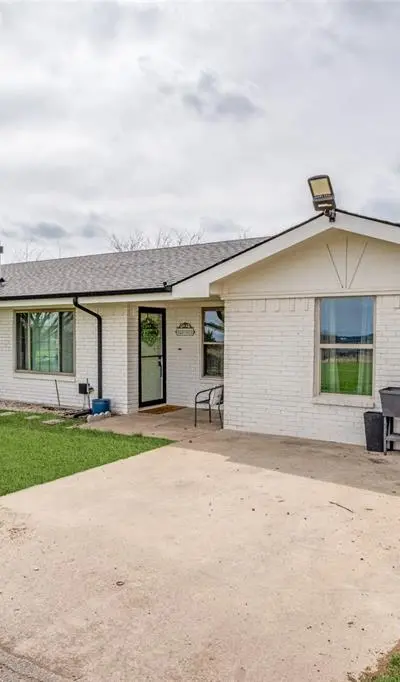 6482 County Road 321, Valley View TX 76272 - Photo 2