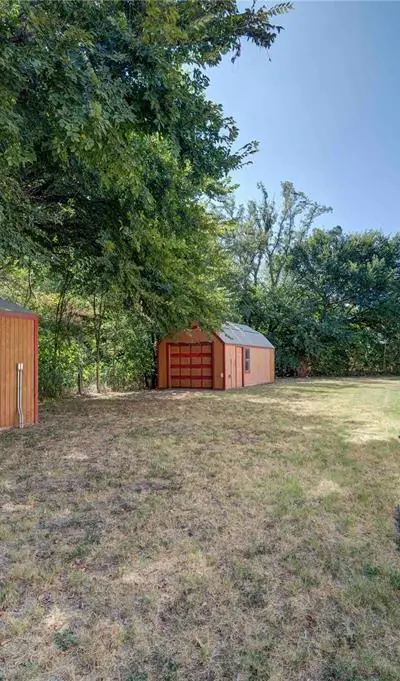 205 N Davis Street, Chico TX 76431