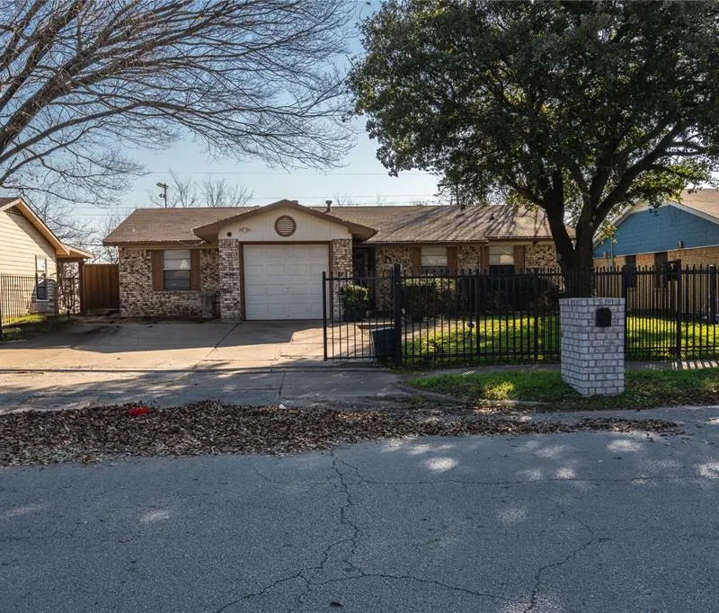 12416 Spring Branch Drive, Balch Springs TX 75180