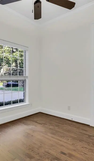 5212 Maple Springs Boulevard, Dallas TX 75235 - Photo 4