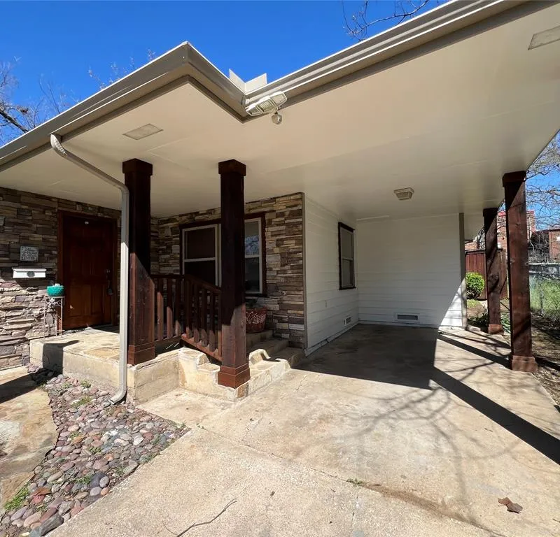 533 E Sears Street, Denison TX 75021