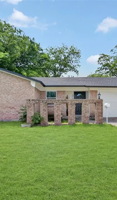 6412 Embassy Drive, Forest Hill TX 76119