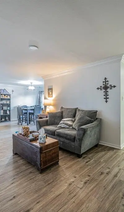 558 E Avenue J # B, Grand Prairie TX 75050 - Photo 3