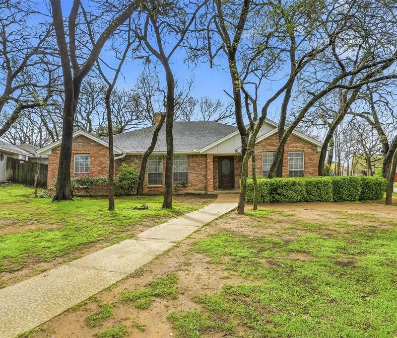 2004 Glen Creek Court, Arlington TX 76015