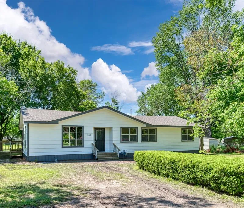 2842 Carlson Drive, Dallas TX 75235