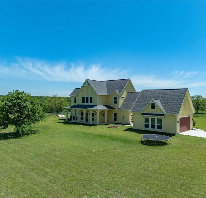 2025 County Road 1792, Sunset TX 76270
