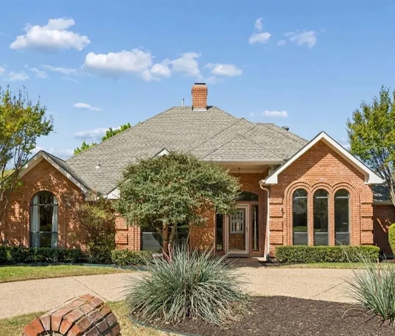 3207 Spring Lake Drive, Richardson TX 75082