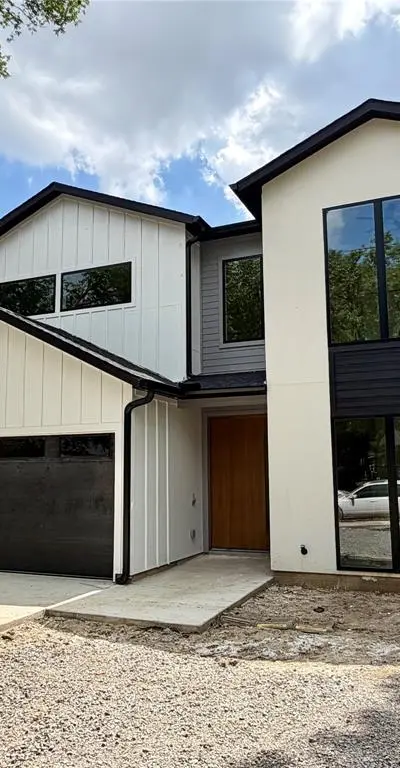 607 Grandview Avenue, Dallas TX 75223 - Photo 2