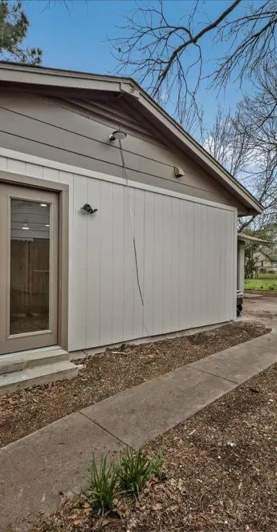 802 Nl Robinson Drive, Arlington TX 76011 - Photo 4