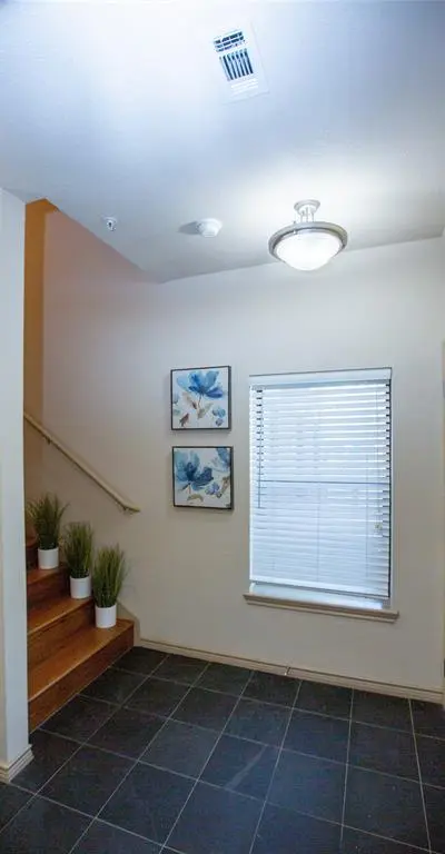 1201 Beaconsfield Lane # 108, Arlington TX 76011 - Photo 3