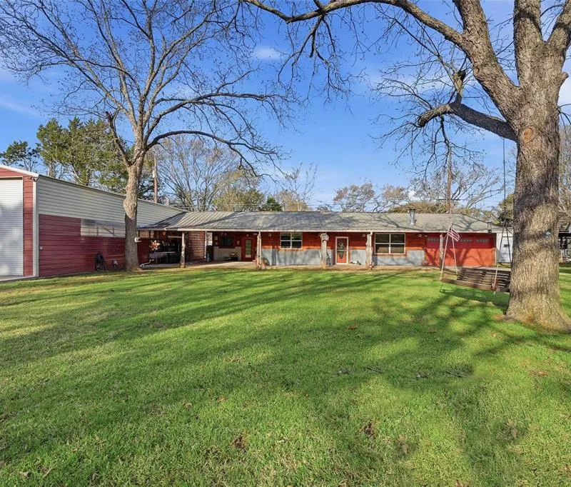 115 Friar Tuck Drive, Gordonville TX 76245