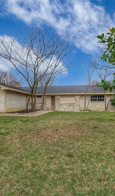 1218 Northwood Drive, Commerce TX 75428
