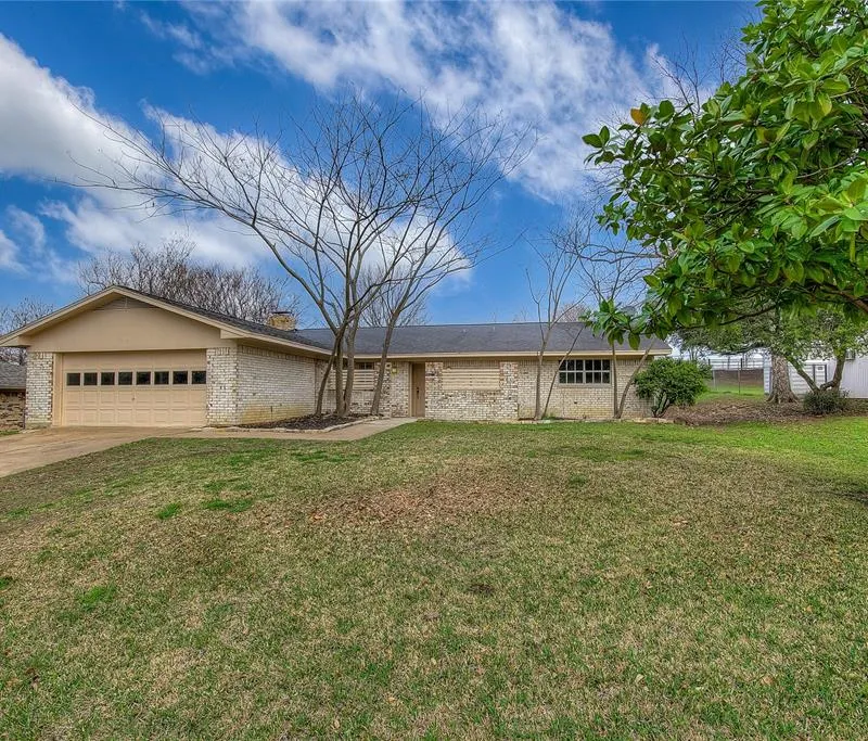 1218 Northwood Drive, Commerce TX 75428