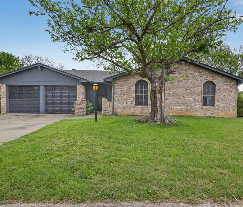 6913 Gettysburg Drive, Forest Hill TX 76140
