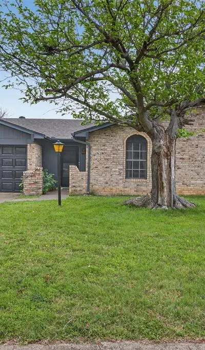 6913 Gettysburg Drive, Forest Hill TX 76140