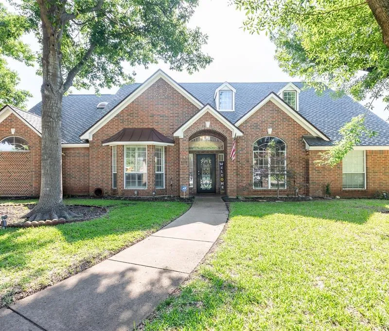 910 Kings Court, Duncanville TX 75137