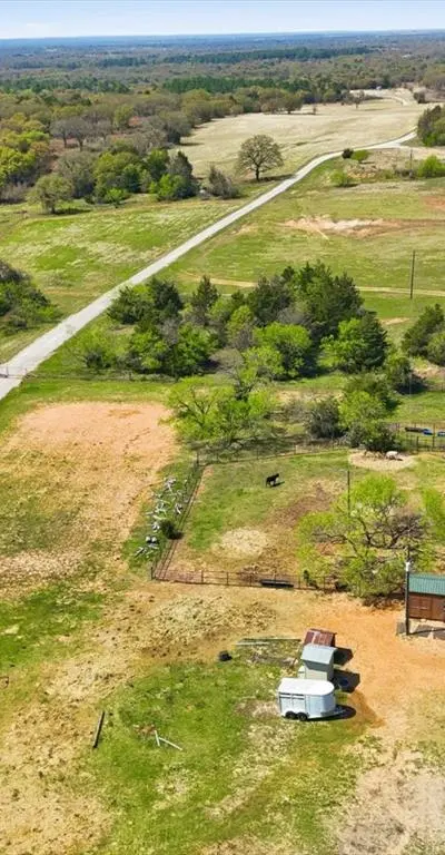 2548 County Road 2690, Alvord TX 76225 - Photo 4
