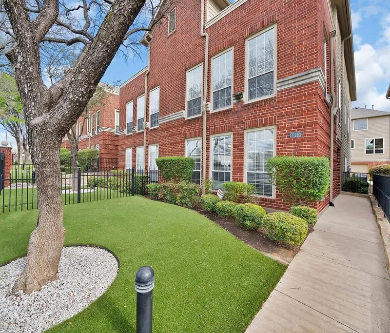1015 W Bluff Street, Fort Worth TX 76102