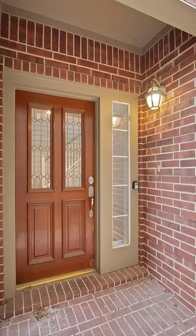 1015 W Bluff Street, Fort Worth TX 76102 - Photo 2