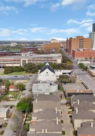 1015 W Bluff Street, Fort Worth TX 76102 - Photo 3