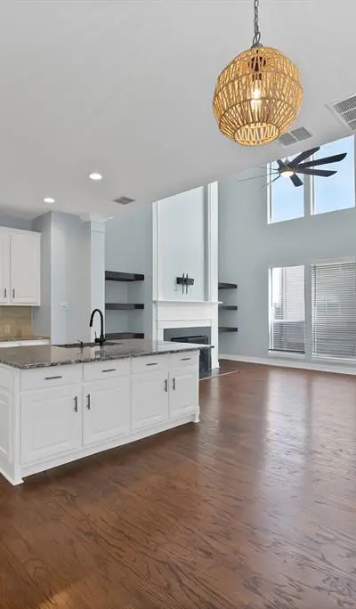 1015 W Bluff Street, Fort Worth TX 76102 - Photo 5
