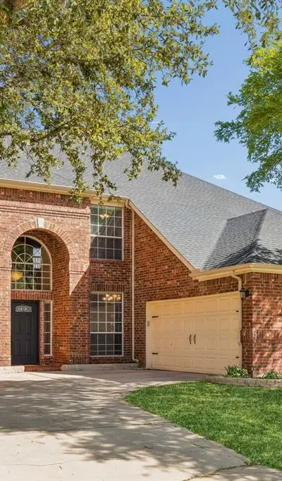 405 Stoneleigh Circle, Lake Dallas TX 75065