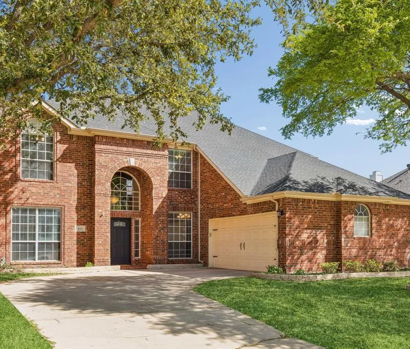 405 Stoneleigh Circle, Lake Dallas TX 75065
