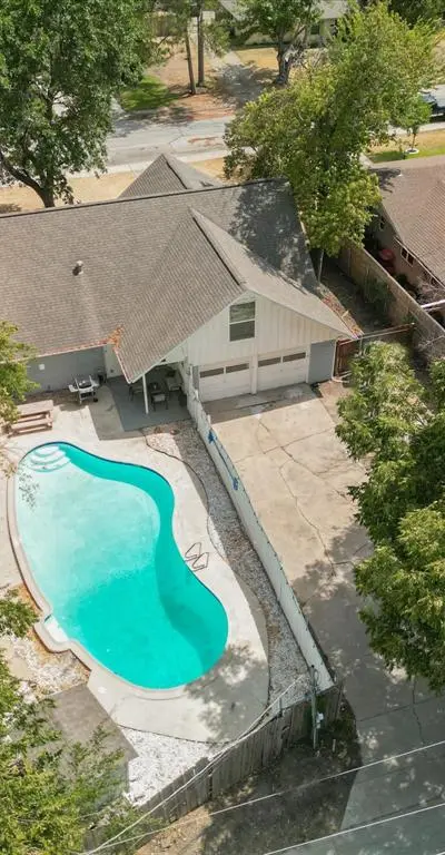 742 Austrian Road, Grand Prairie TX 75050 - Photo 2