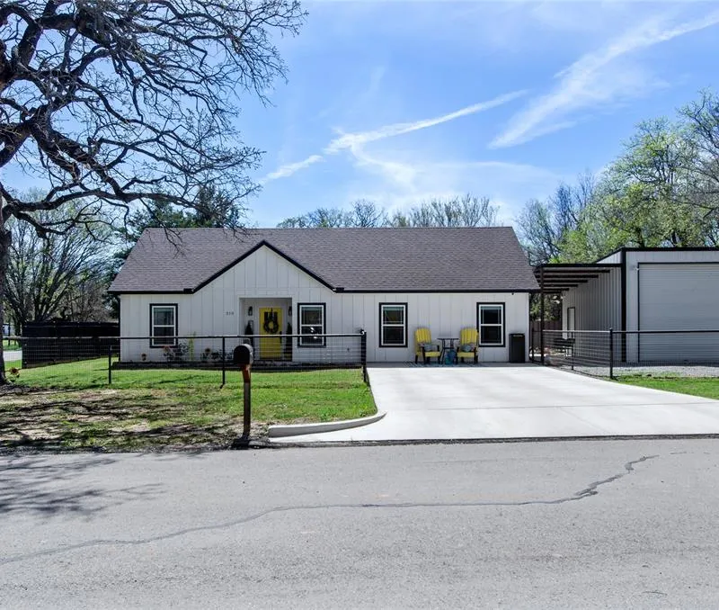 210 Stevens Street, Bridgeport TX 76426