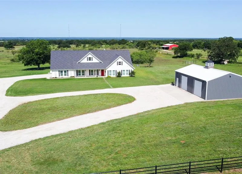 121 County Road 2571, Alvord TX 76225