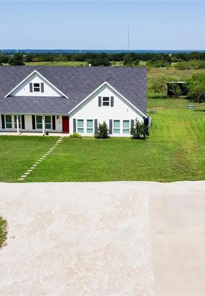 121 County Road 2571, Alvord TX 76225 - Photo 2