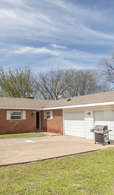 809 E Highway 82, Nocona TX 76255 - Photo 2