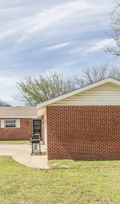 809 E Highway 82, Nocona TX 76255 - Photo 3