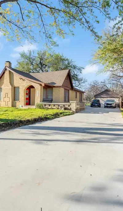 2329 Yucca Avenue, Fort Worth TX 76111 - Photo 3