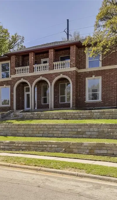 2916 Forestwood Drive, Arlington TX 76006 - Photo 2