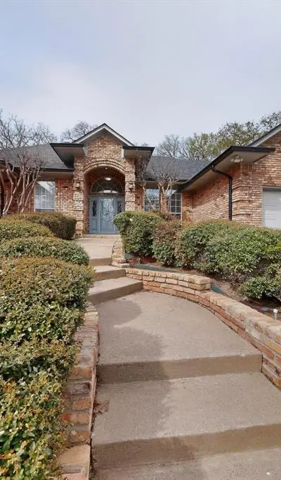 1405 Briar Drive, Bedford TX 76022