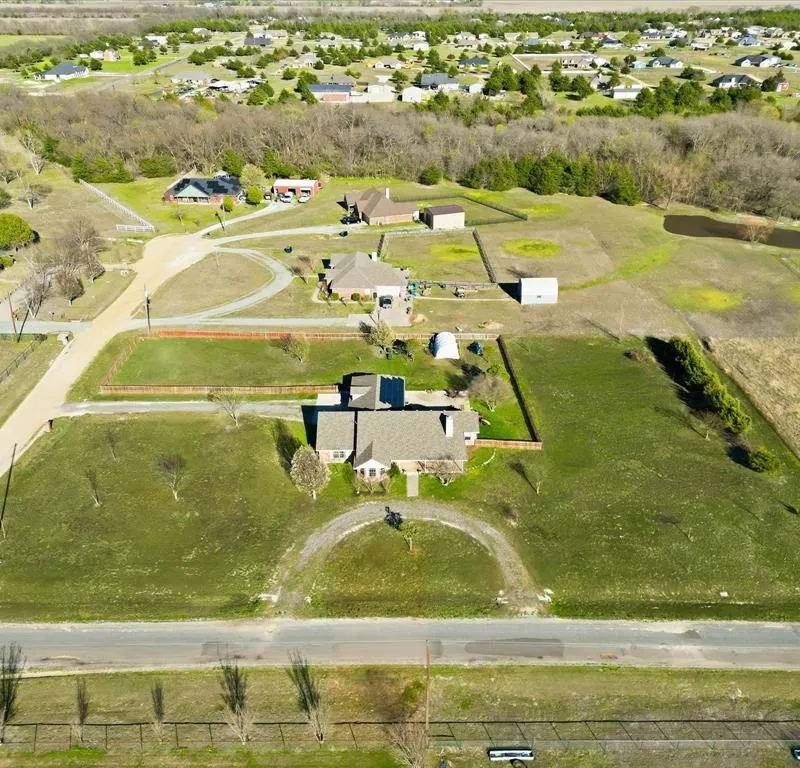 112 Harli Drive, Trenton TX 75490